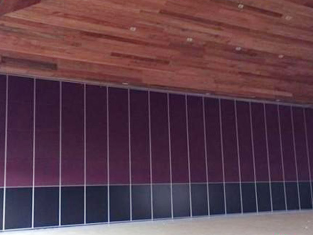 阿尔塔塔吉特度假村接待大厅移动屏风工程案例